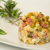 Оливье: рецепт классический из самого детства!