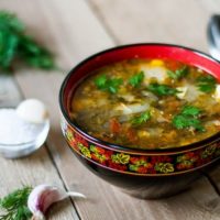 Зеленый борщ со щавелем — рецепт летнего обеда
