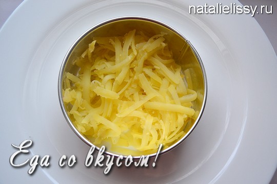 слоеный салат с семгой
